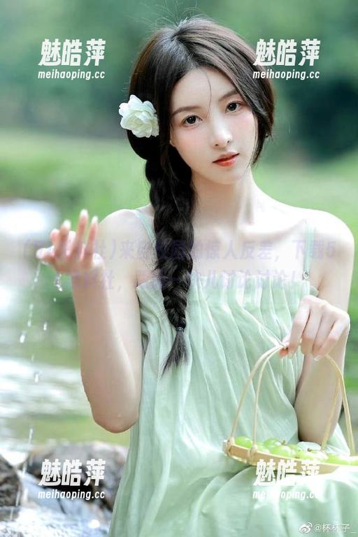 来自校园的惊人反差，下载51黑料社，跟我一块儿讨论讨论！