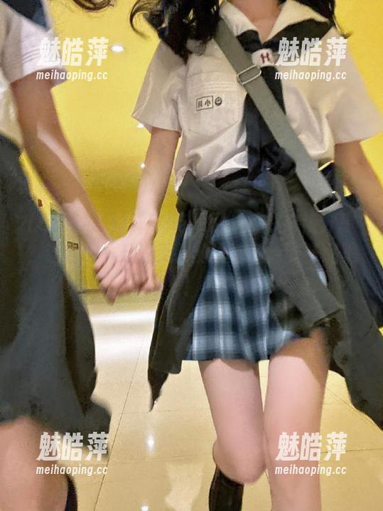 “52吃瓜网”正在火热分享，让我们一起让无聊的生活多点调味品吧！