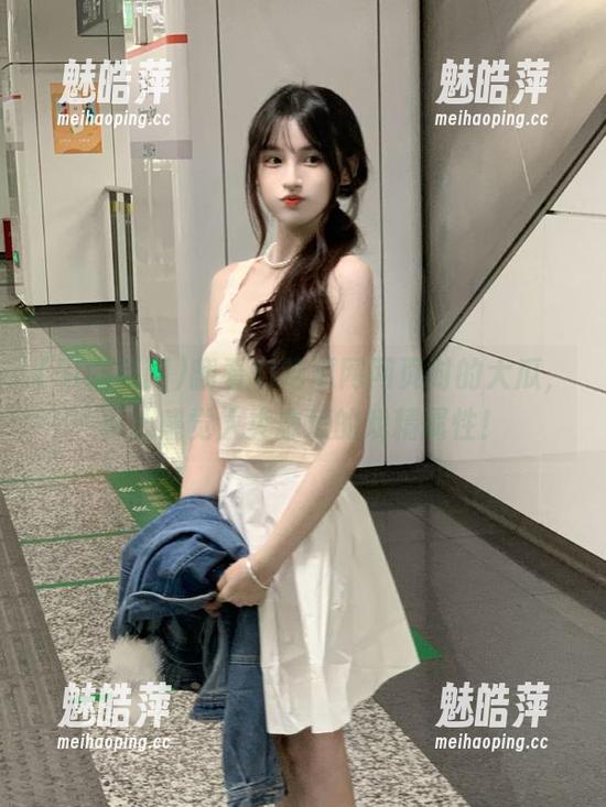 翻看5i吃瓜网网页时的大瓜，真心感觉人类恋爱的戏精属性！
