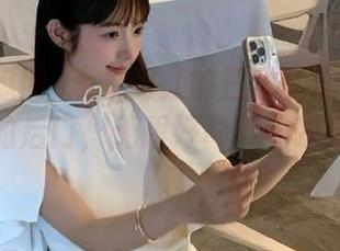 观看网红的日常就像站在91吃瓜网的后门，无限好奇等着哪家会翻车。