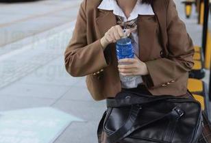 留下你的剧透和توهان不需要透漏的心声，cgw官网让安静的角落充满醋意。