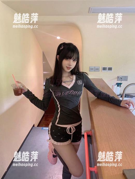 在hl155.ccm的地址前奔波，我已经不是来吃瓜了，我是来撩的！