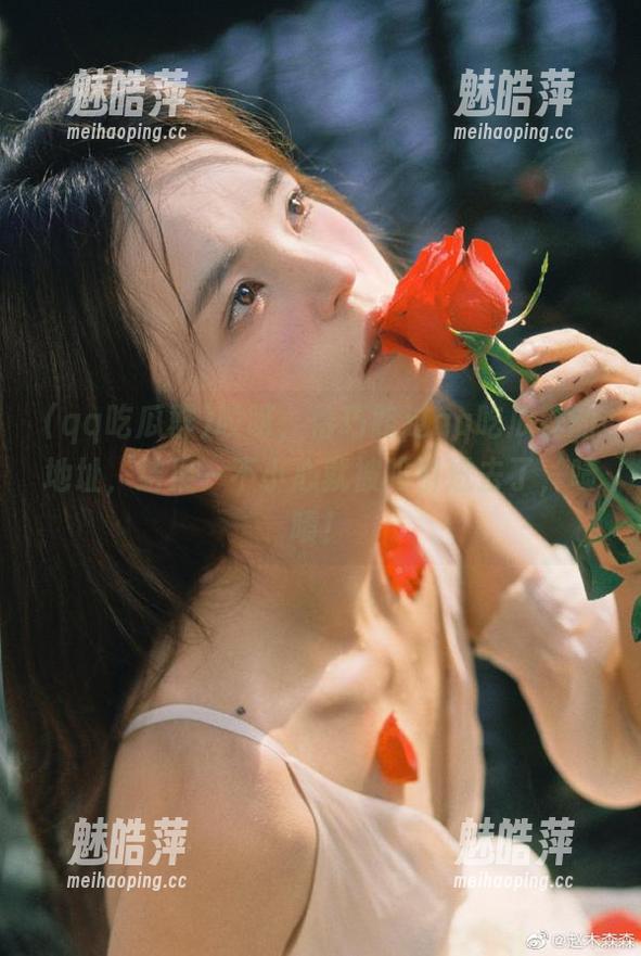 哎呀，恰巧路过qq吃瓜群的地址，结果一不小心就被吸引进去了，啧啧！