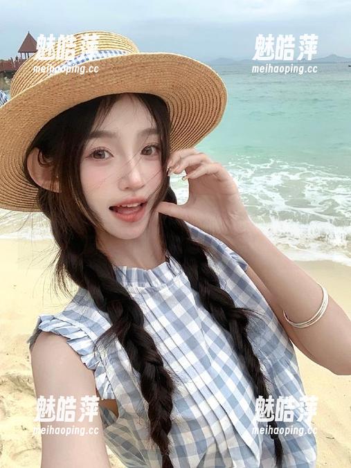 这不，有人在zztt21官网直播吃瓜，边吃边聊超有看点！