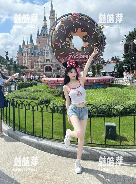 “五一吃瓜”今天给你送上独家瓜，快来收藏那些不可思议的娜娜瞬间吧！