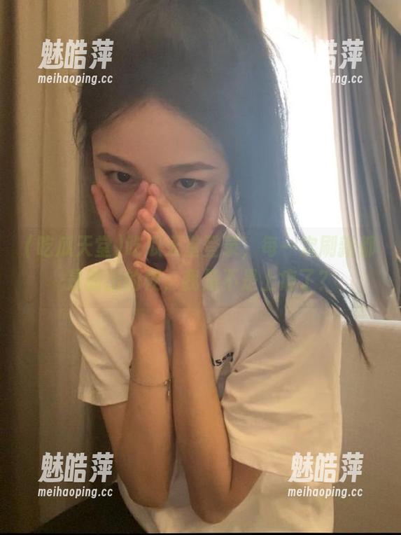 吃瓜天堂登录，每一次刷新都是新出的梗，我是不是上瘾了？