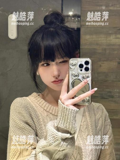跟随“吃瓜天堂”传送门去探险，目标：未知的小道消息！