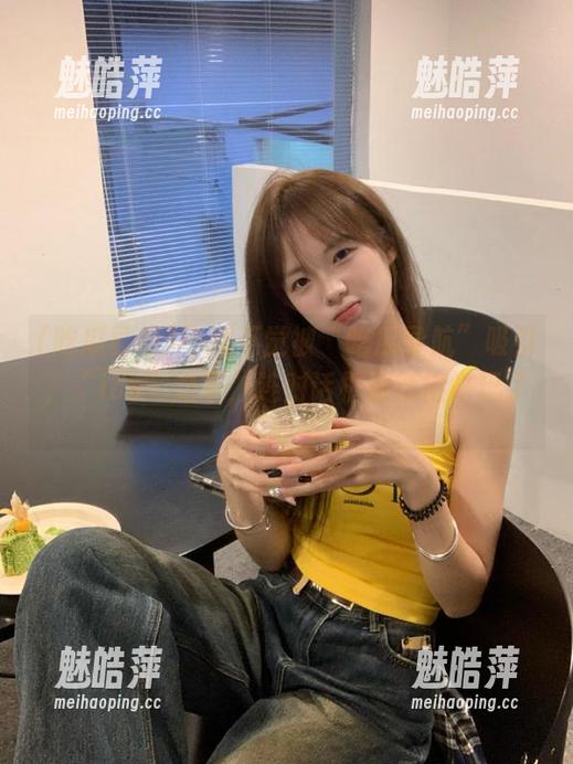 不知不觉被“吃瓜导航”吸引，“ios”之下，连对话框都变得好玩了。