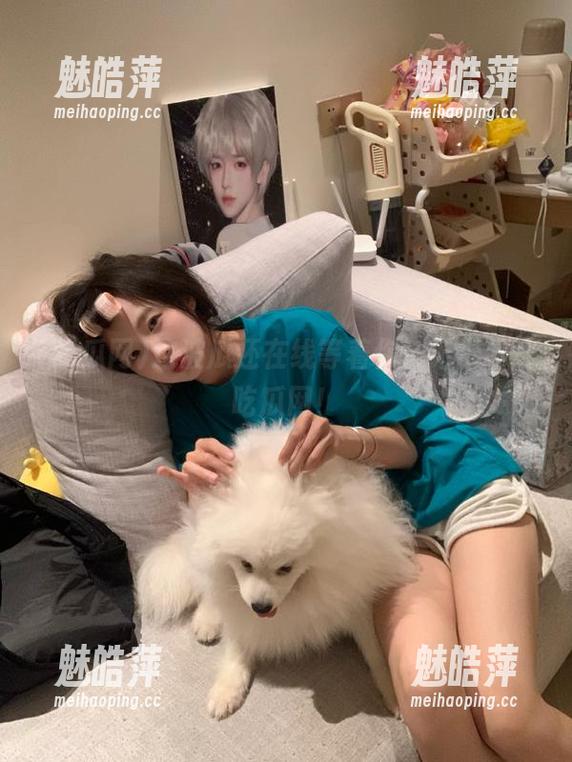 吃瓜网 这波瓜还在线等着你,记得下载吃瓜网!
