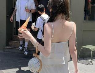嘴巴在吃瓜，眼睛却被吃瓜网视频入口吸引！