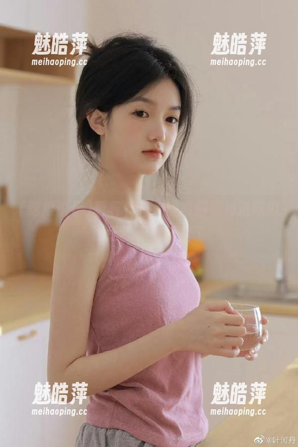 看着看着，眼睛都要掉进吃瓜论坛的无底洞里了