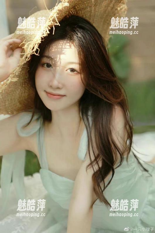 想要治愈无聊的心情？登录黑料不打样，来点‘黑’色幽默放松去吧！