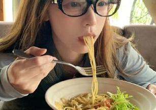 登录黑料不打烊，今天的视频内容是不是更离谱了点？