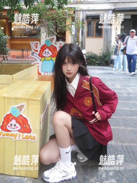 “搜黑料不打烊”网站，永远不知道下一刻会给我什么大暴击。