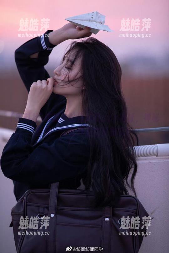 传说中的黑料社app地址，神秘登录，轻松开启吃瓜模式！