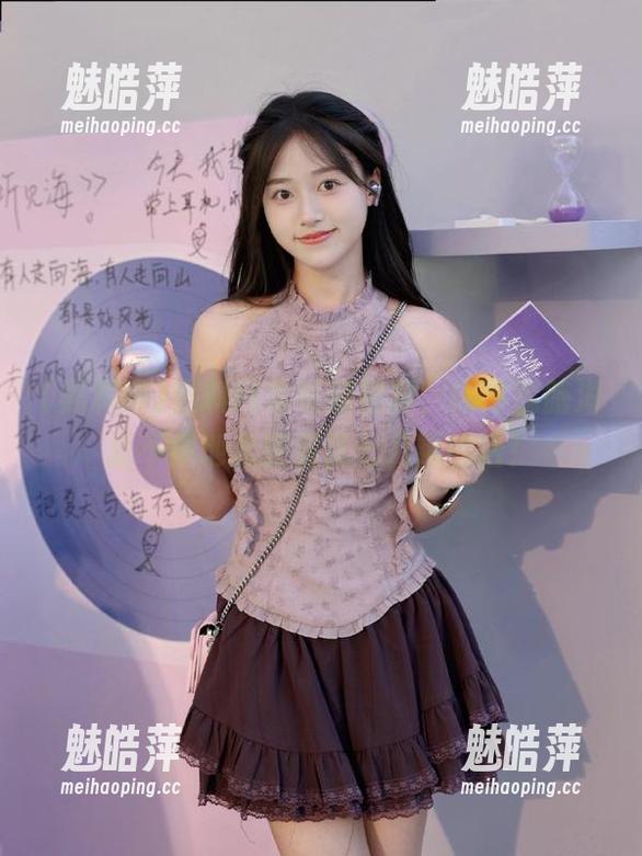 黑料网发布的视频，搞得我脑海里不停地盘旋着乱七八糟的话！
