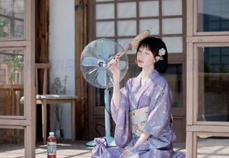 黑料网络不打烊，新来的在首页忙着投票，这剧情越来越离谱！